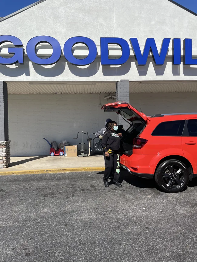 Sigma Chi Psi Good Deeds at Goodwill