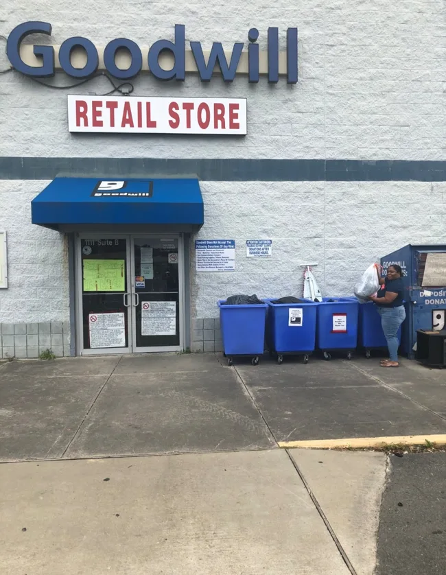 Sigma Chi Psi Good Deeds at Goodwill